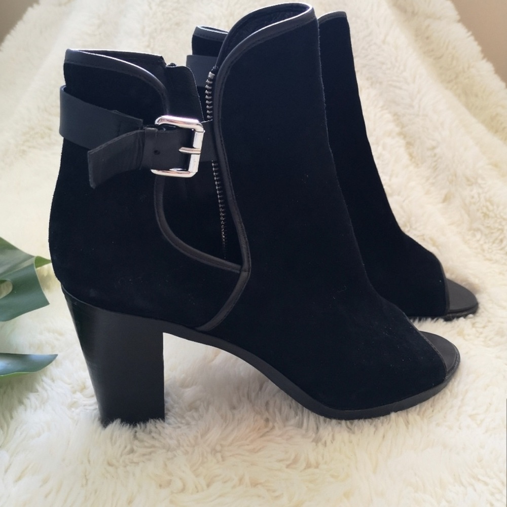 Donald J pliner peep toe heels